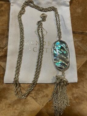 Kendra Scott Rayne Gold Chain Necklace with Iridescent Abalone Pendant